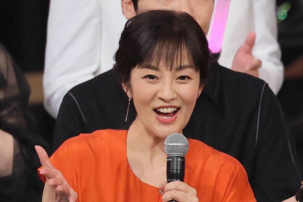 【紅白】司会の鈴木奈穂子アナが謝罪…Ｂ’ｚ歌唱中に機材トラブル「失礼しました」