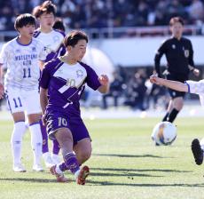 【高校サッカー】堀越、６―１快勝で８強入り　ＦＷ三鴨奏太が前半ハットトリック含む計４得点の活躍