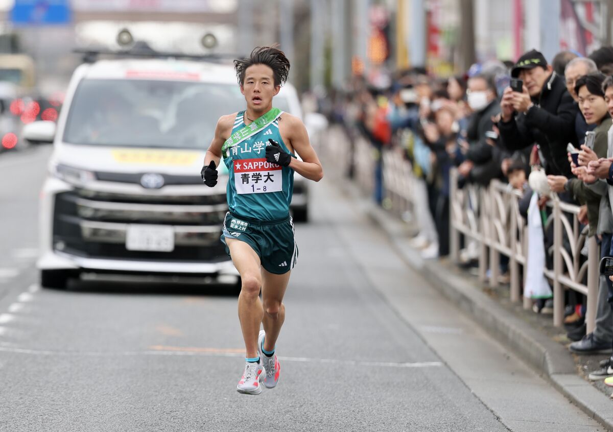 【箱根駅伝】８区は青学大・塩出翔太が快走で後続との差を広げる　駒大・安原海晴が２位でタスキリレー