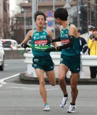 【箱根駅伝】８区、青学大・塩出翔太が２年連続区間賞獲得「積極的に走ろうと。あとは大手町に帰って待ちたい」