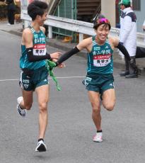 【箱根駅伝】青学大がトップで残り１０キロ　１年生・小河原が力走