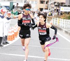 【箱根駅伝】国学院大・辻原輝「あれがなければ１５秒速く走れていた」タスキ落とす思わぬ“アクシデント”で区間２位タイも「実力」