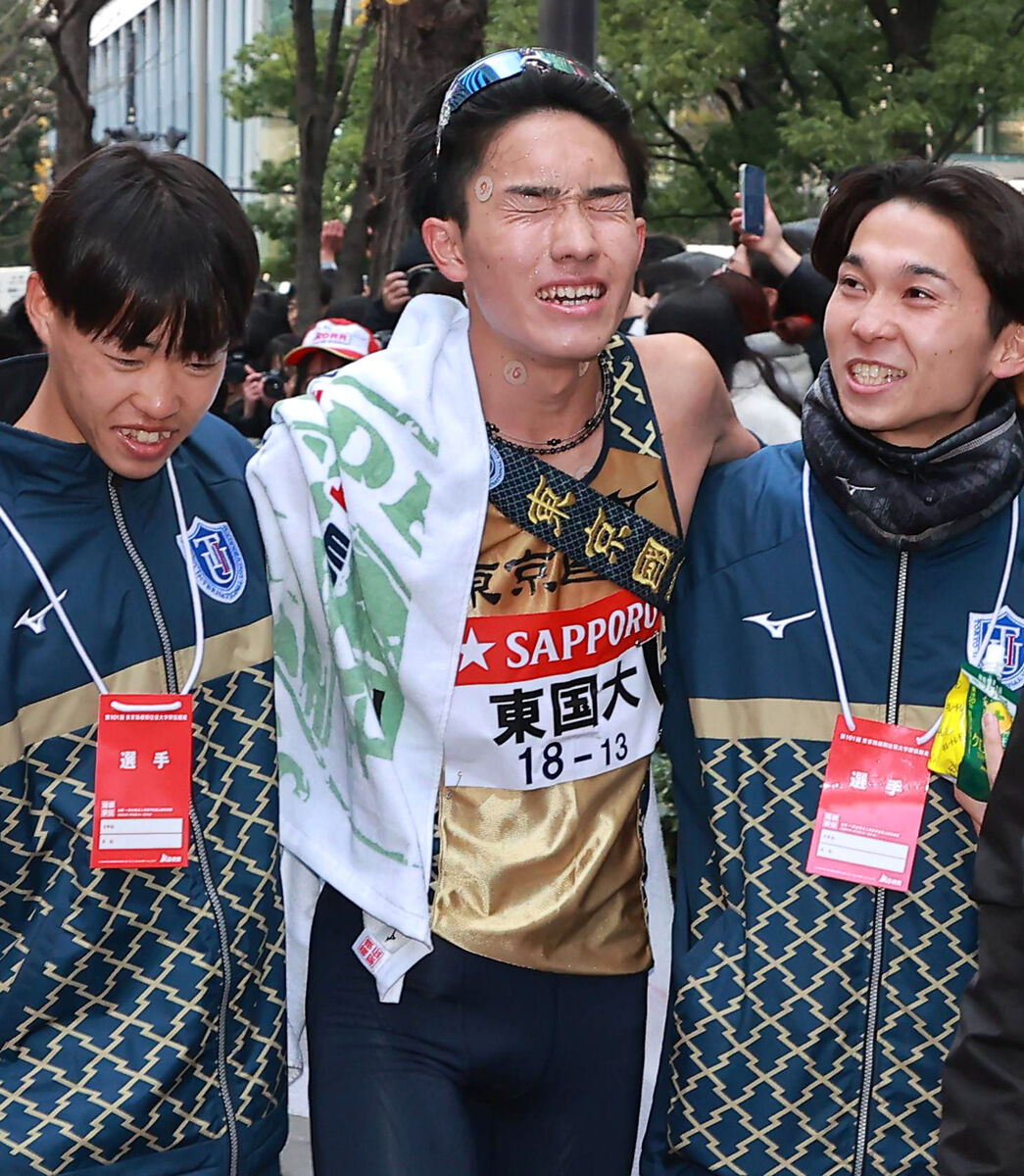 【箱根駅伝】「横溝さん、やったよ」８位・東京国際大、昨年１１月に亡くなった監督に捧げる３年ぶりシード権