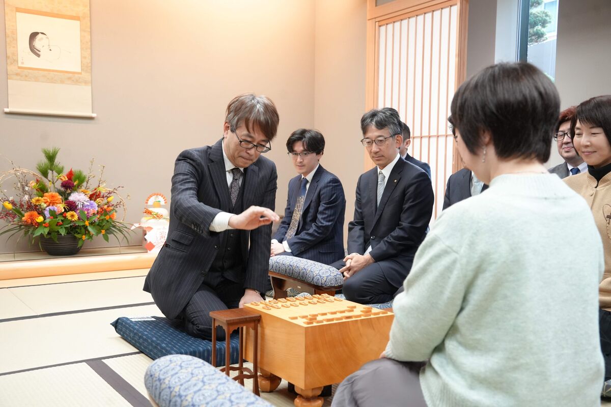 ２０２５年指し初め式　羽生会長「社会に還元できるような将棋界を目指す」