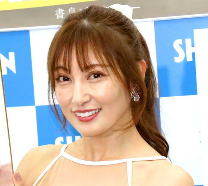 熊田曜子が「別人やなぁ」衝撃的な全身ショット「宇宙一きれい」「年齢…」「新年からカワイイ」