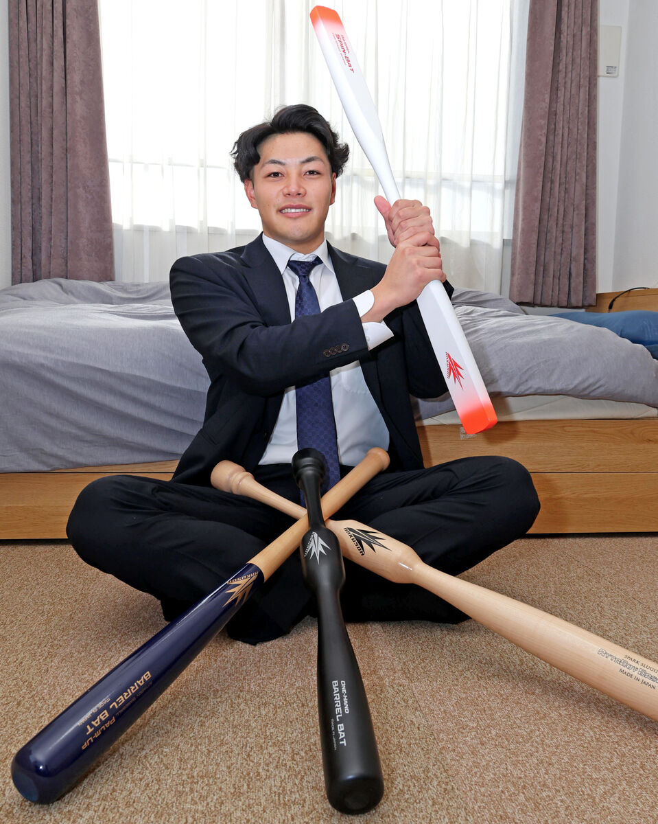 【オリックス】ドラ１外野手が“４種の神器”で「開幕スタメン狙う」大学時代から４種類の練習用バットを愛用