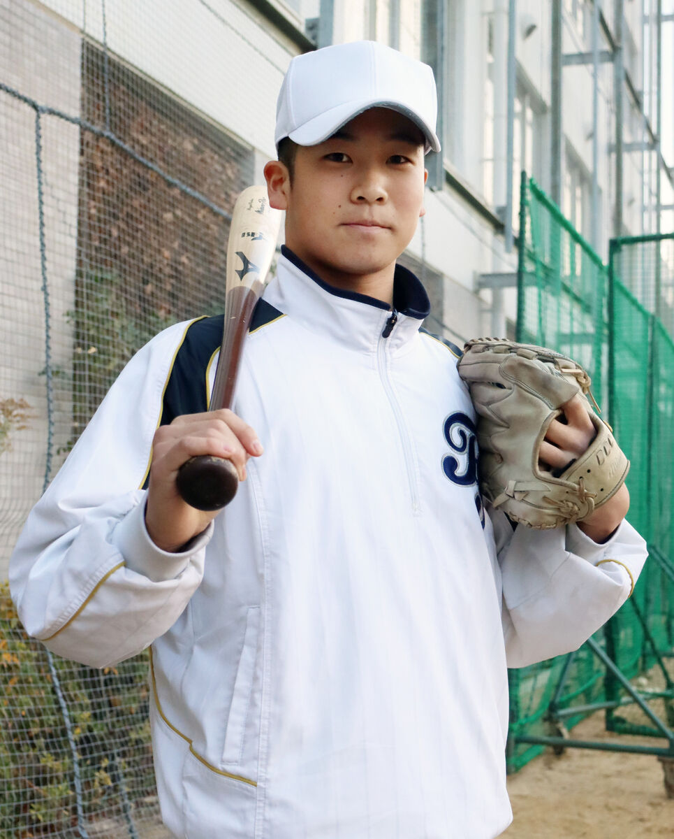 進学校・滝川の注目二刀流が今年初練習　投手歴１年で最速１５１キロ計測「今後はピッチャーで」プロ目指す