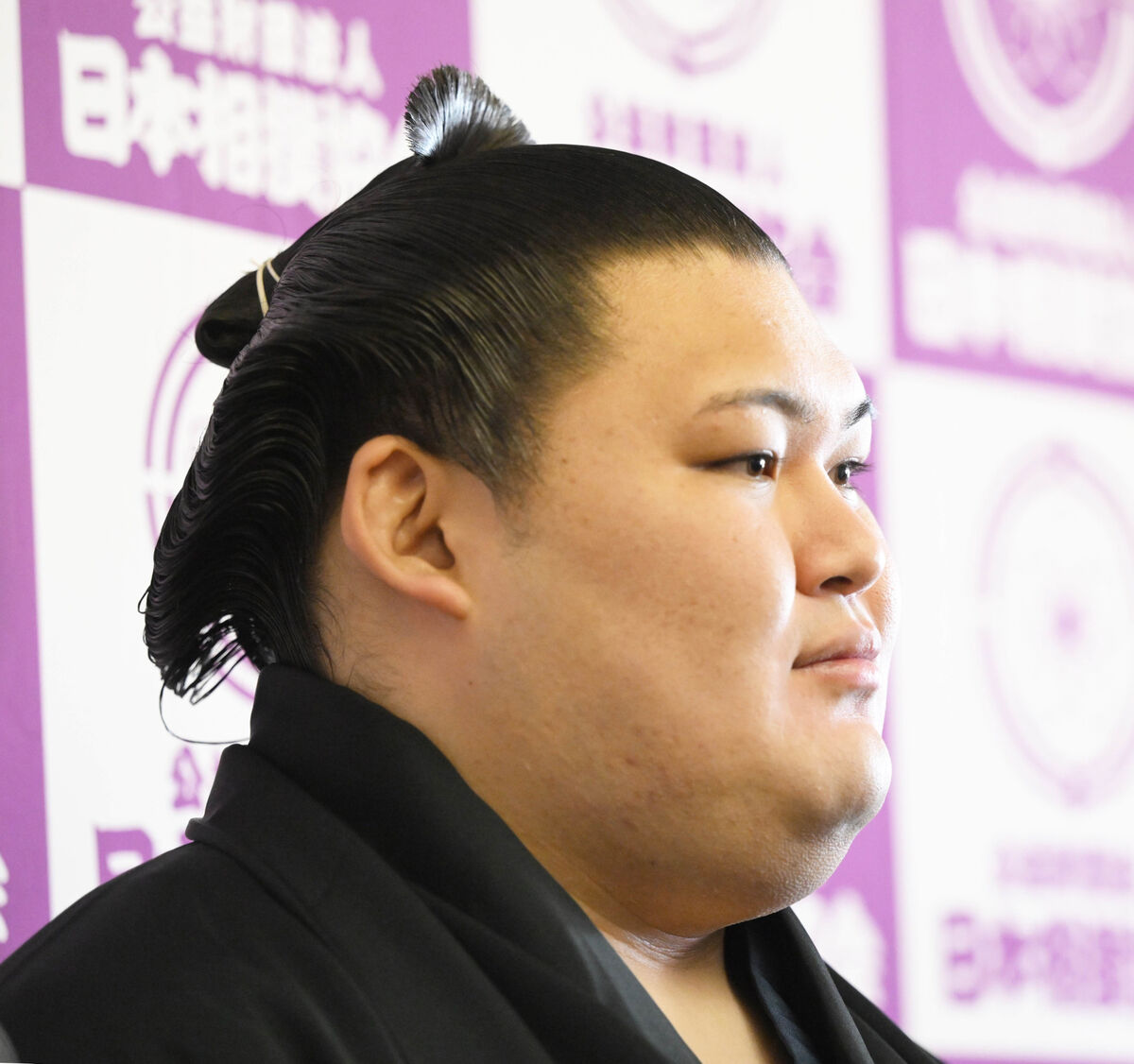 大の里　大銀杏を初披露「うれしい。完全に結ったのは今日が初めて」…優勝額贈呈式