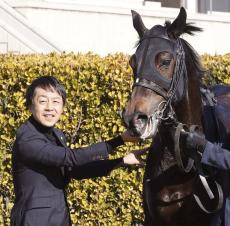 加藤士津八調教師が中山１ＲでＪＲＡ通算１００勝達成「父に先に１００勝してほしかったです（笑）」