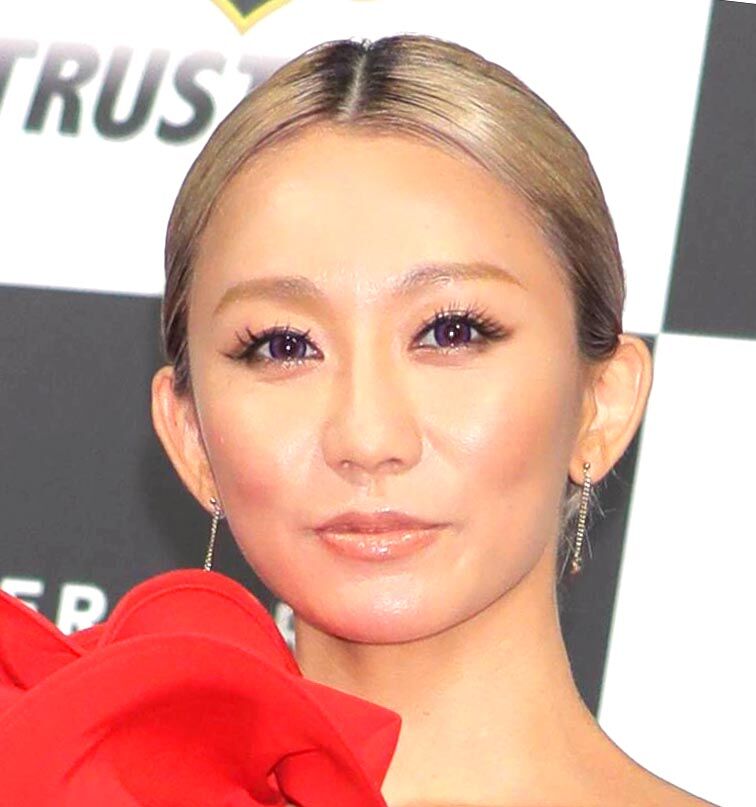 倖田來未が「ビルディング」みたいな１８ｃｍハイヒールを履き続ける理由