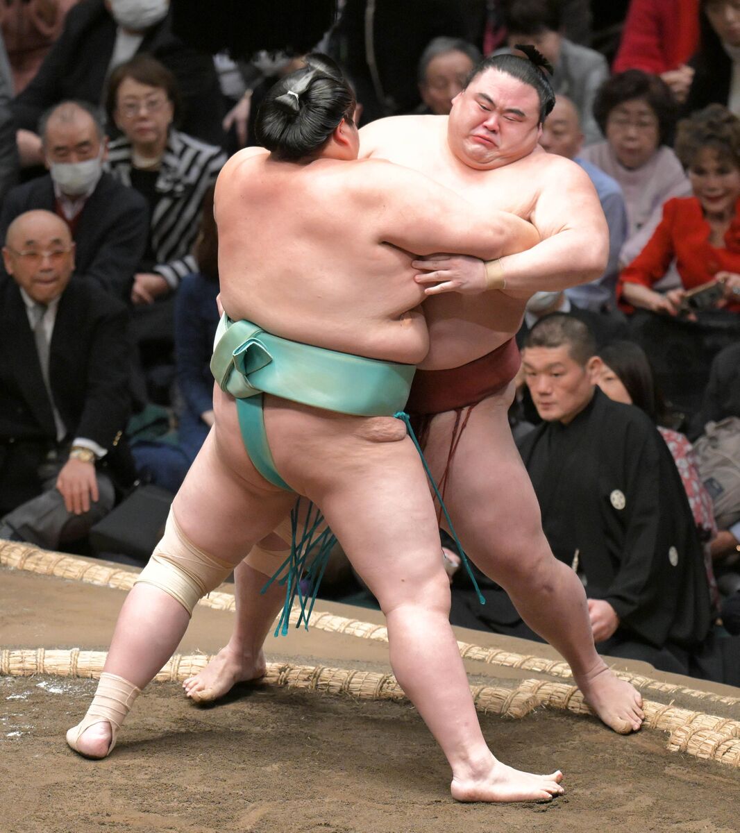 先場所優勝で綱取りに挑む大関・琴桜が好スタート　隆の勝に勝利