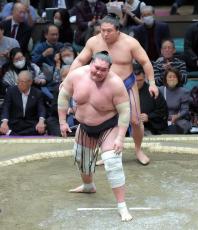 照ノ富士まさか１秒黒星　過去１０戦全勝の若隆景に肩すかしで…２場所連続全休からの復帰戦