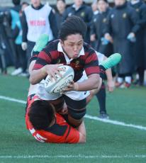 ラグビー大学選手権決勝　帝京大―早大　４連覇狙う王者・帝京大が２点リードで折り返す