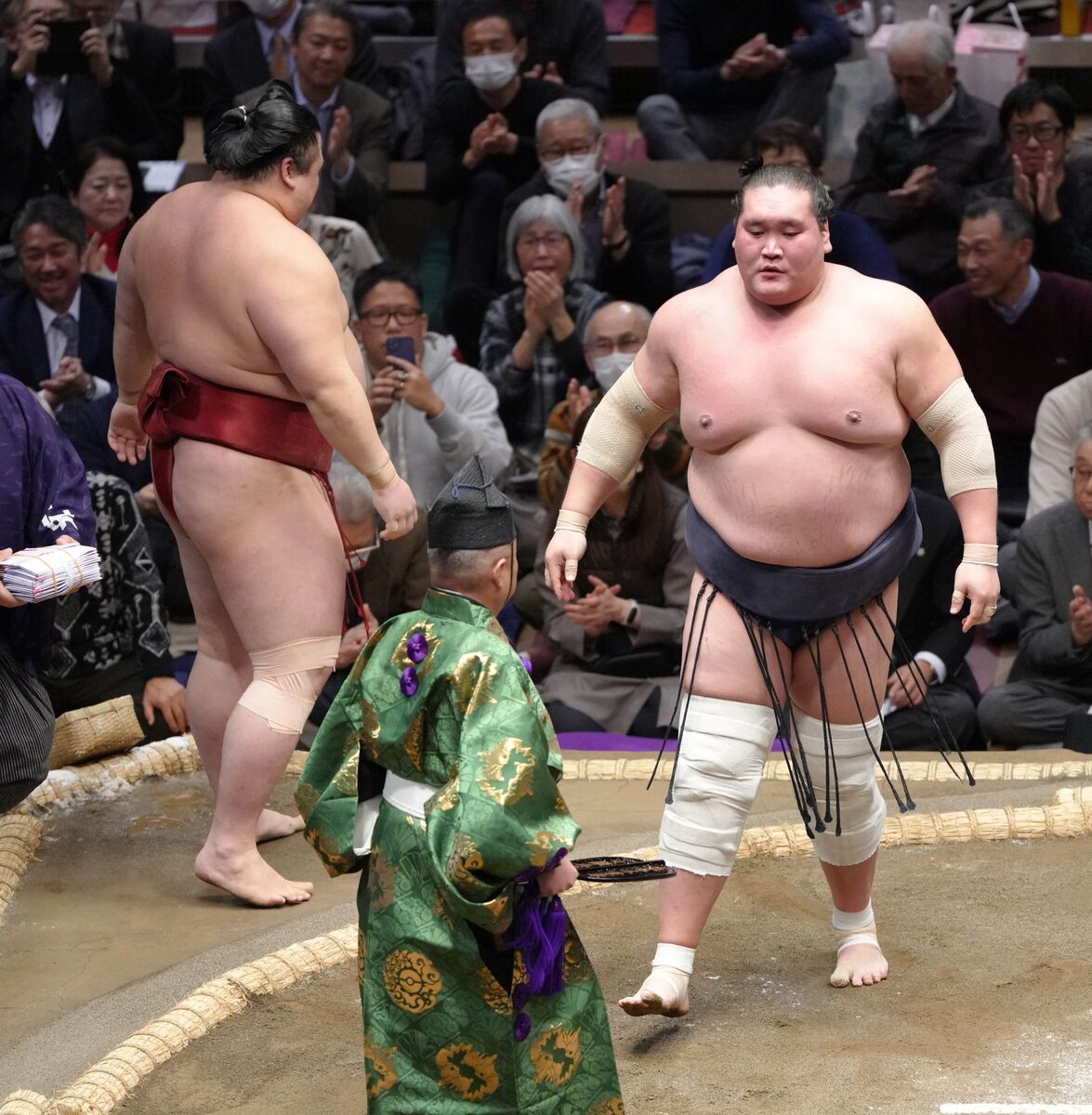 ２場所連続全休明けの照ノ富士が初白星　隆の勝を下す