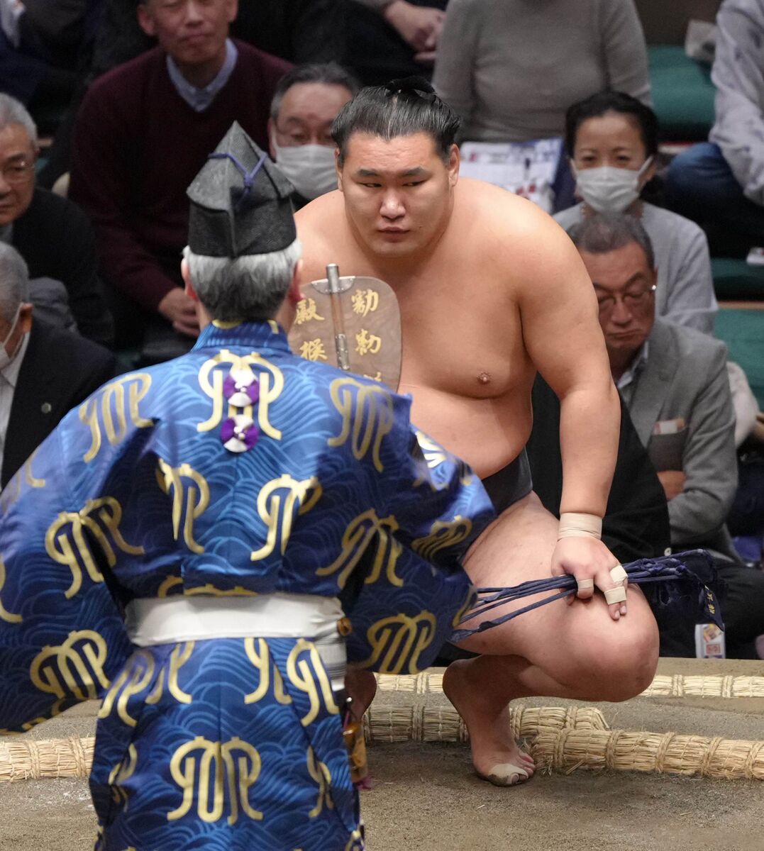 横綱昇進を目指す豊昇龍が２連勝　翔猿に勝利