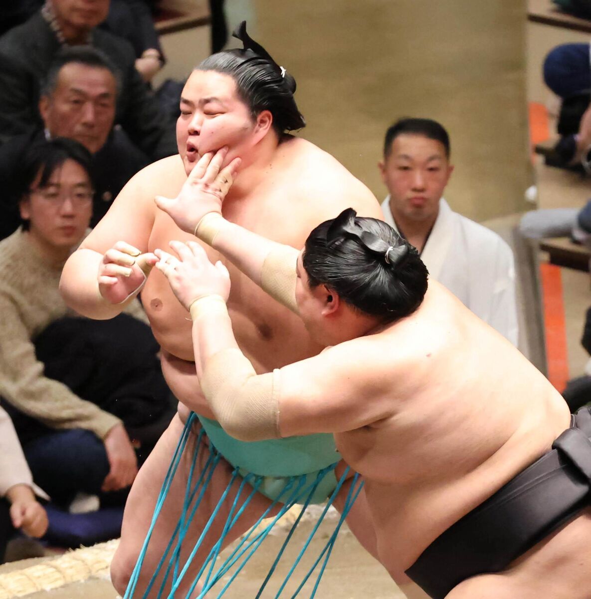 ５５年ぶりダブル綱取りは明暗　豊昇龍は勝ち、琴桜は敗れる　２場所連続全休明けの照ノ富士は初白星