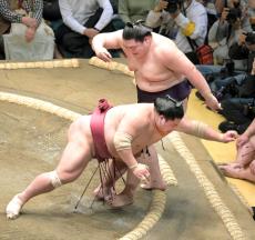 昭和の大横綱・大鵬の孫は骨折をものともしない不屈の男　王鵬４連勝で「毎場所狙う」新三役へ弾み