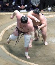 翔猿、照ノ富士から金星　１横綱、２大関撃破し「自分の相撲が取れている」