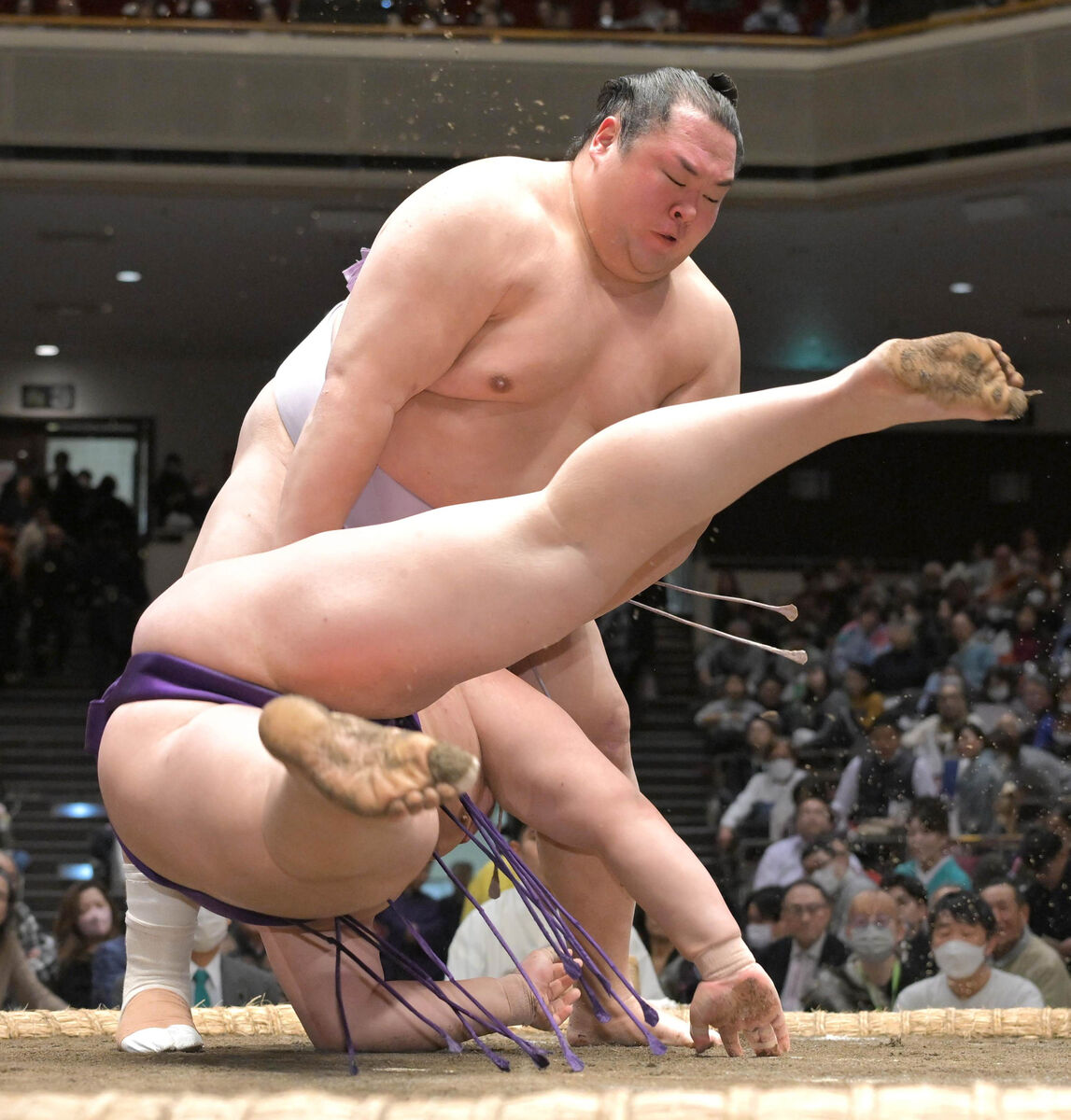 友風が自画自賛の４連勝　「完璧な相撲。いい流れでした」…２０時３０分就寝で絶好調