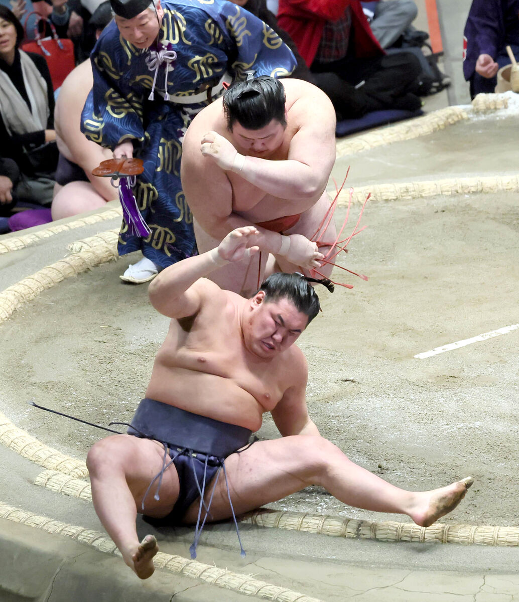 綱取り豊昇龍、過去３勝４敗の”天敵”に初黒星…八角理事長は心配せず「うまく取ったけどね。まあ、明日じゃない」