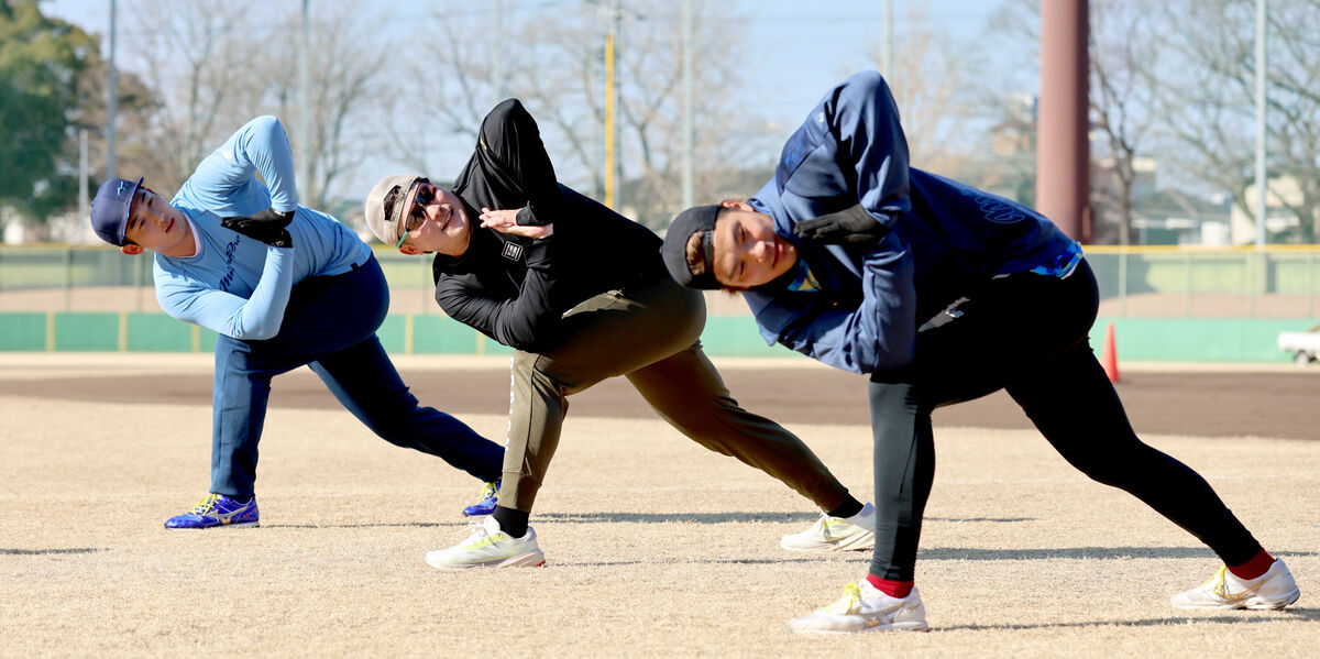 【ＤｅＮＡ】佐野恵太が自主トレ公開　「リーグ優勝、日本一に向けて活躍してきたい」