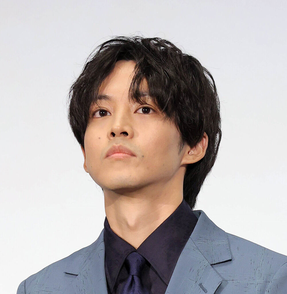 松坂桃李が伝説級アイドルとのエピソード明かすも「頭が真っ白になっちゃた」共演者からは悲鳴も…