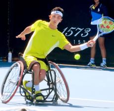 テニス・小田凱人、世界王者１勝飾るもエア・ギターのポーズは封印…全く見知らぬ選手相手に「やりにくかった」