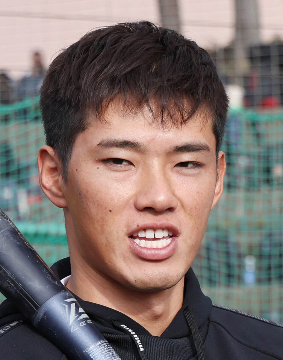 【広島】中村奨成が単独自主トレ終えて合流「もう８年目。自立というか、自分で考えて」