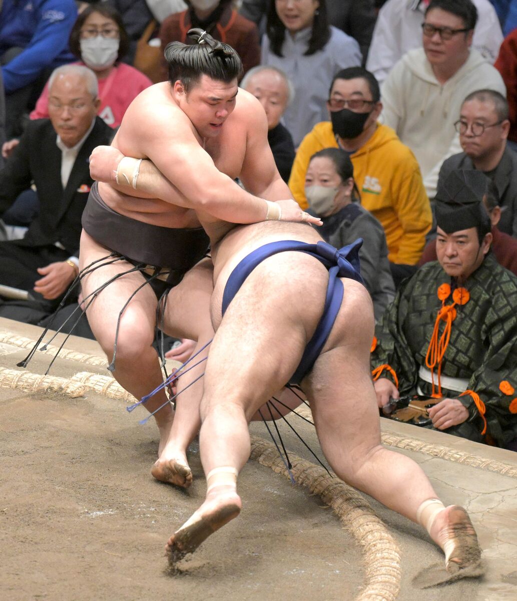 霧島が１０連勝　初日から３連敗→大逆転Ｖの可能性も