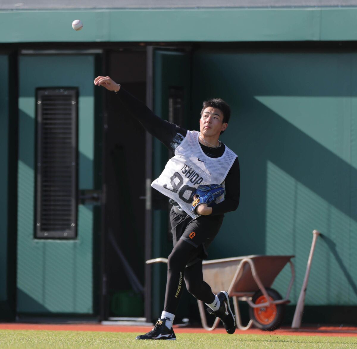 【巨人】１９２センチのドラ４右腕が「大きかった」と圧倒されたレジェンドとは…