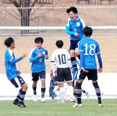 【高校サッカー】磐田東が２３年ぶり決勝進出　準決勝で浜名に勝利　ＭＦ佐藤晴斗がミドルシュートで先制…静岡県新人戦