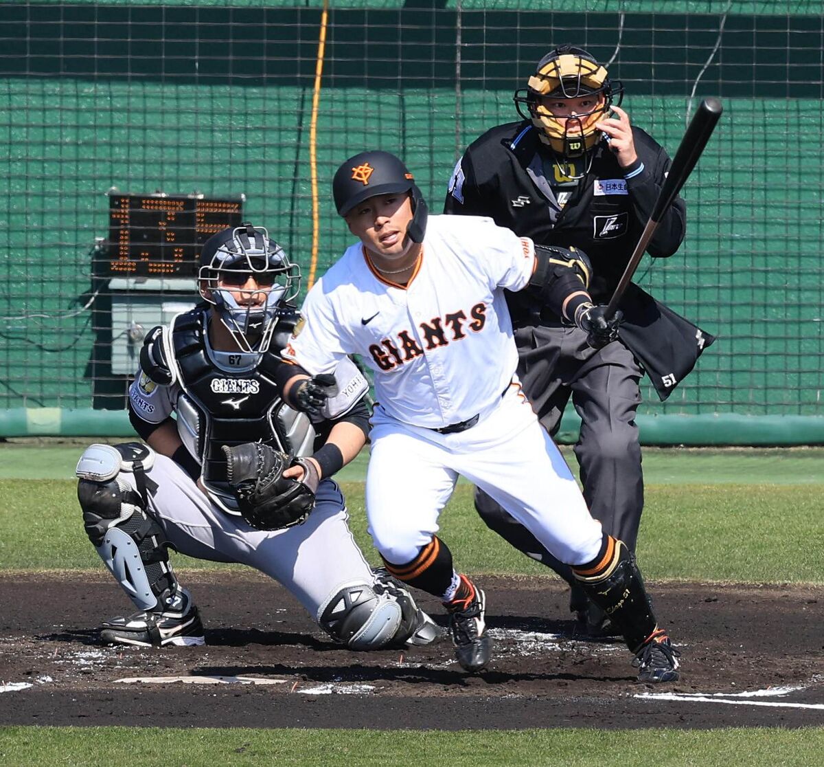 【巨人】浅野翔吾が今季“チーム初安打”　１軍メンバー最年少が初実戦でアピール…紅白戦