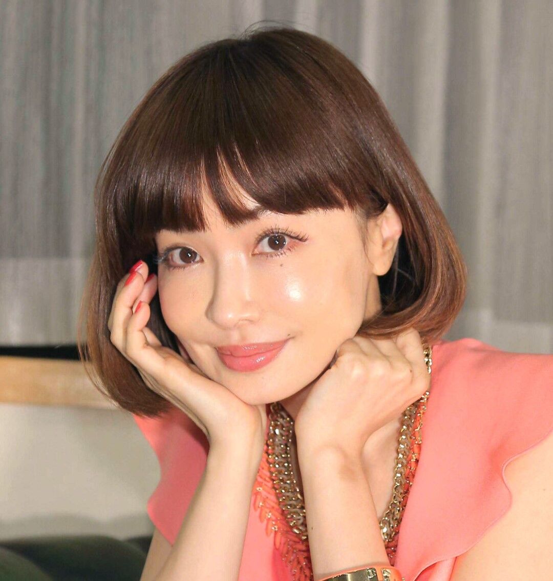 平子理沙　美魔女な母を顔出し！「は、８５」「年齢に見えないです」ネット衝撃…実業家でモデル