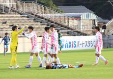 宮崎、快勝でＪ２初昇格が決定！Ｊ３得点王・橋本啓吾の不在にＦＷ３人が意地みせる３発