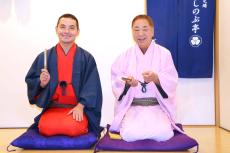 ASTRO」チャウヌ＆ユンサナ、故ムンビンさんの追悼空間に手紙を残す