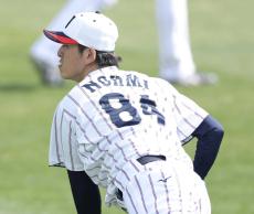 緊急召集の隅田知一郎は能見篤史コーチのユニホームで練習　背番号「２２」ユニホーム間に合わず…侍ジャパン合宿スタート