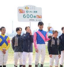 太宰啓介騎手が京都３ＲでＪＲＡ通算６００勝を達成　「古川（吉洋）先輩よりも先に６００勝できて良かったです（笑）」