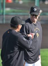 【巨人】キャベッジがチーム１号　今季初の実戦形式で戸郷翔征から快音　右翼ポール際へ