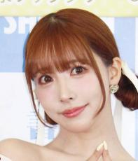 渡辺満里奈、渡辺美里『eyes』Tシャツ披露、変わらぬ推し愛｜Infoseek