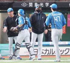 【日本ハム】新庄監督「ミス５個。これじゃ強くならんね。よう勝ったわ」　１点差逃げ切り逆王手も「サインミスも走塁ミスも守備も送球も全て」