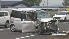 軽乗用車が路肩に駐車していた2台の車に衝突　助手席の男性死亡　　北海道江別市