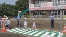 横断歩道は手をあげて　保育園で「横断歩道の渡り方」教室　信号無い横断歩道で車止まる割合低く　北海道警