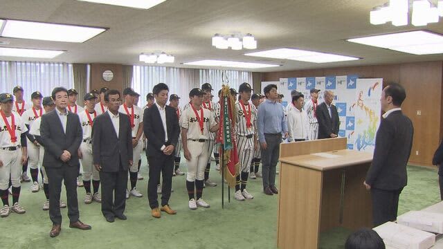 南北・北海道代表の札幌日大高校と白樺学園高校の野球部が北海道庁を訪問　8月開幕の夏の甲子園で