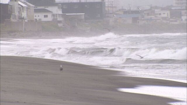 台風の影響で函館に波浪警報　北海道南部は12日夜から14日にかけて警報級の大雨になるおそれ　道内猛暑日も