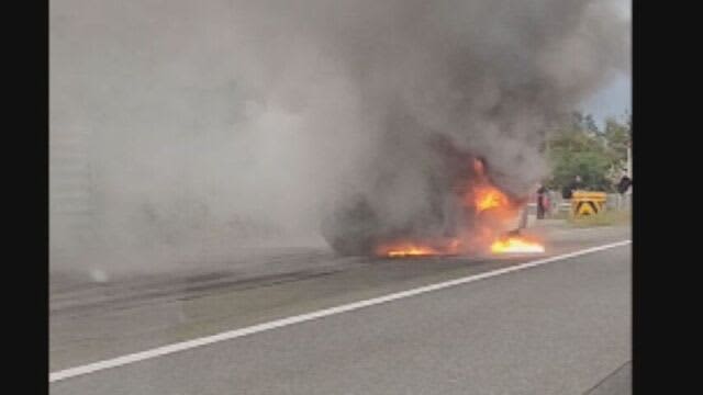 ＜速報＞高速道路でバス炎上　道央道・北広島と恵庭の間で　通行止め