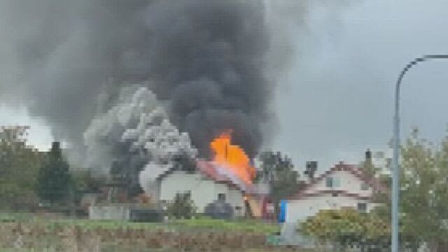 1階から火が…長沼町の住宅で火事　2階建ての建物が全焼