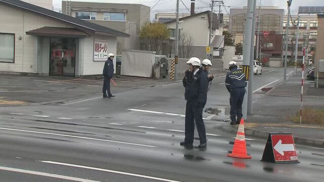 乗用車と自転車が出合い頭に衝突　70代女性が意識朦朧で病院搬送　北海道旭川市