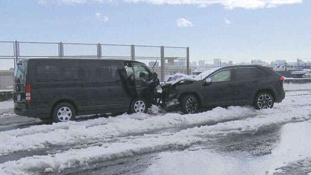 雪の影響で事故相次ぐ　フロントガラスの雪を払おうとして男児巻き込む　スリップ事故で5人搬送も　札幌