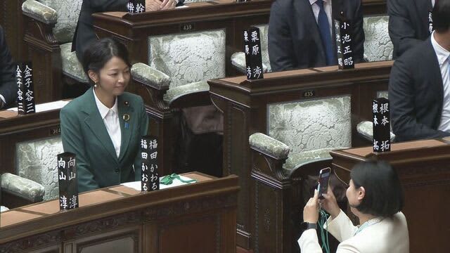 自民党　理事会で北海道比例区新人・向山淳議員らを厳重注意　初登院の国会本会議場で自民党新人議員を撮影