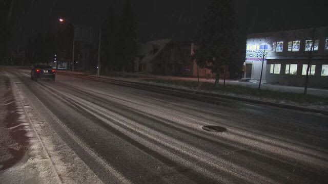 【生中継】ザクザク、ツルツル路面に注意　札幌は今季初の冬日に　札幌・北区（18日午後6時すぎ）